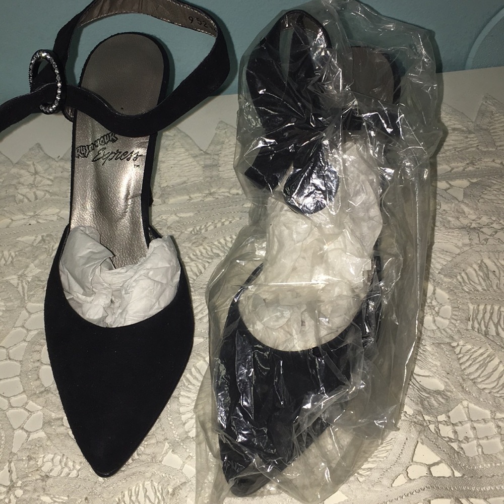 RushHour Express Made in Spain Black Suede Sandals